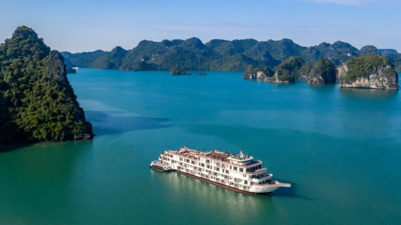 Du thuyền 5* ngủ đêm Ambassador – Giá 3.550 triệu/người Du thuyền 5* ngủ đêm Ambassador – Giá 3.550 triệu/người