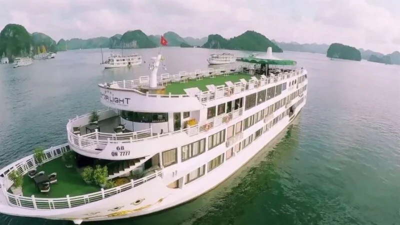 Du thuyền Starlight Hạ Long 5* – Giá 2.750 triệu/Người